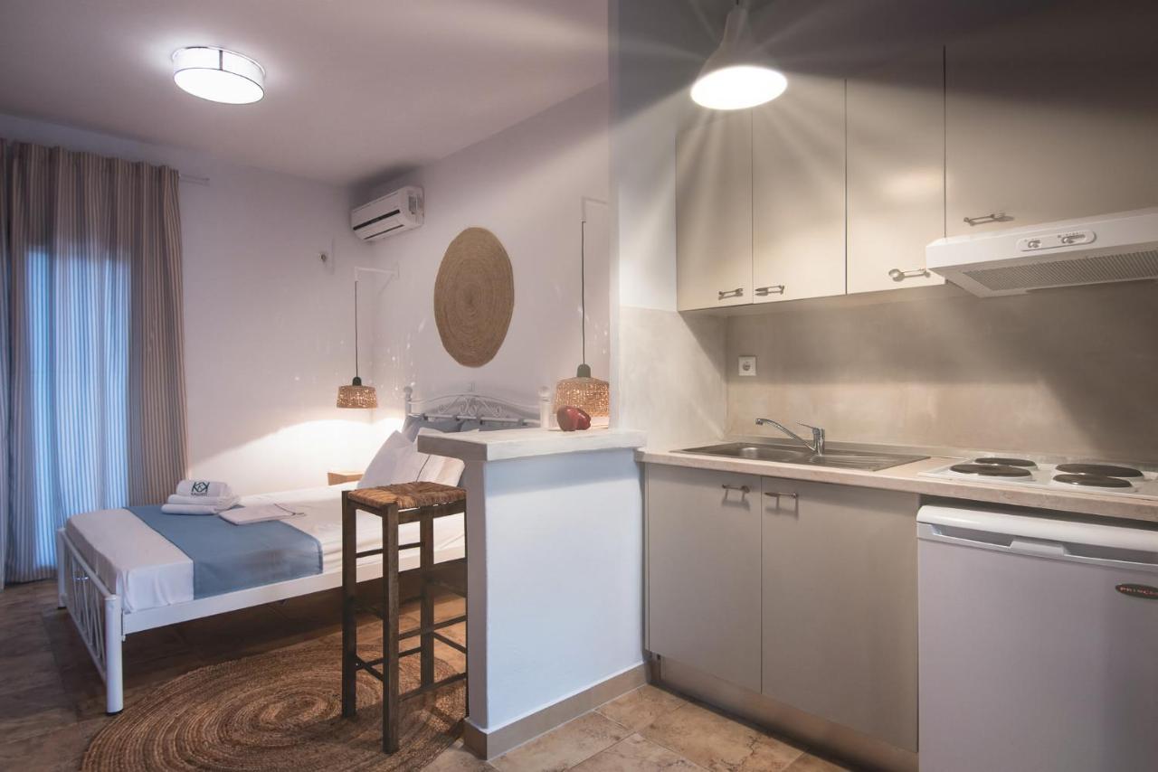 Kallisti Studios & Apartments Скирос Экстерьер фото